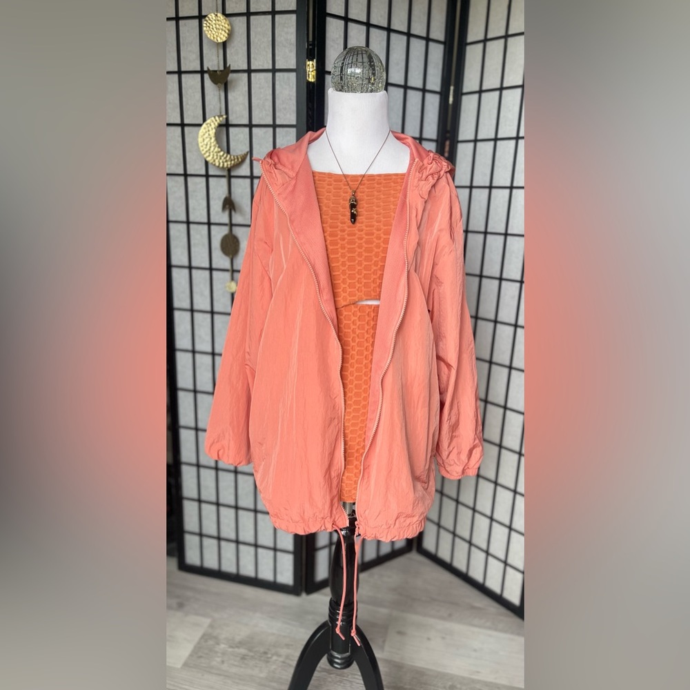Coral wind breaker -